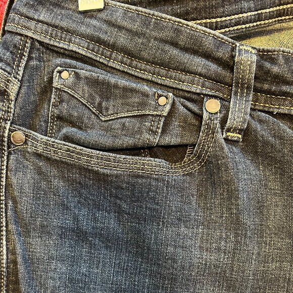 Ladies Levi's 580 Straight - Defined Waist washed jeans - Size 16W - Picture 5 of 7